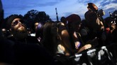 Setiap tahunnya, pengunjung dan minat akan festival ini terus bertambah yang juga diikuti dengan bertambahnya pengisi acara Field Day Festival. (REUTERS/Dylan Martinez)
