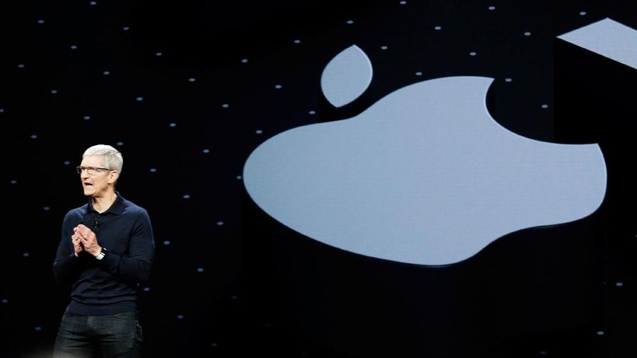 Sejarah ini terjadi ketika harga saham Apple menyentuh US$207,05 per saham.