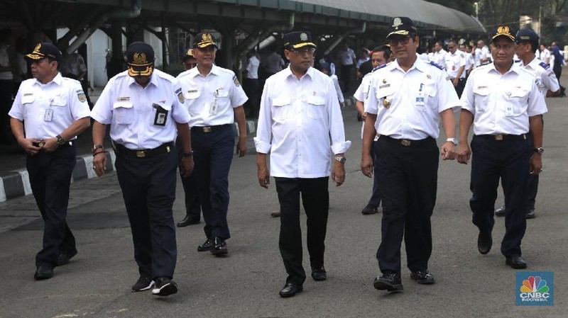 Menteri Perhubungan berharap penyelenggaraan angkutan lebaran ini dapat berjalan dengan selamat, aman, dan nyaman.