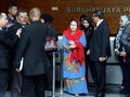 Tiga Jam Diperiksa KPK, Netizen Komentari Pakaian Istri Najib