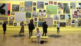 Ia menyebut pameran tahun ini bertemakan perayaan berbagai genre pembuatan seni. (REUTERS/Peter Nicholls)
