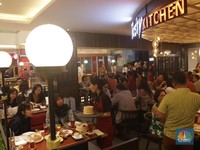 Telanjur Berdarah-Darah, Restoran Pikir-Pikir Buka Gerai Lagi