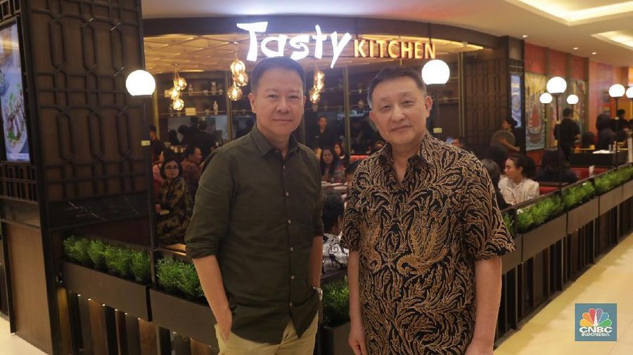 Tasty Kitchen merupakan restoran dengan konsep open kitchen.