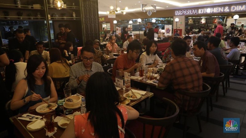 Tasty Kitchen merupakan restoran dengan konsep open kitchen.