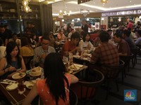 Dahsyatnya PSBB: Resto Rugi Rp20 T, 200 Ribu Pekerja Nganggur