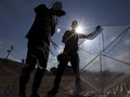 FOTO: Palestina Serbu Israel dengan Layang-layang
