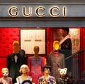 Tak Cuma Apple iPhone, Gucci & Louis Vuitton Juga Turun Harga