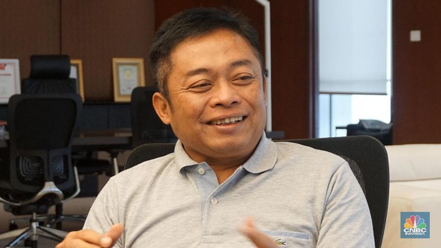 Akhirnya, pada hari ini Ririek duduk di tampuk tertinggi Telkom, perusahaan yang dulu membiayainya kuliah serta karir pertamanya hingga saat ini.