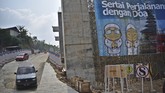 Sejumlah mobil berisi rombongan Polres Semarang melintas untuk mengecek kesiapan jalur tol fungsional Salatiga-Kartasura di area Jembatan Tol Kali Kenteng, Susukan, Kabupaten Semarang, Jawa Tengah. (ANTARA FOTO/Aditya Pradana Putra).