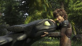 Toothless 'Salting' saat PDKT di 'How to Train Your Dragon 3'
