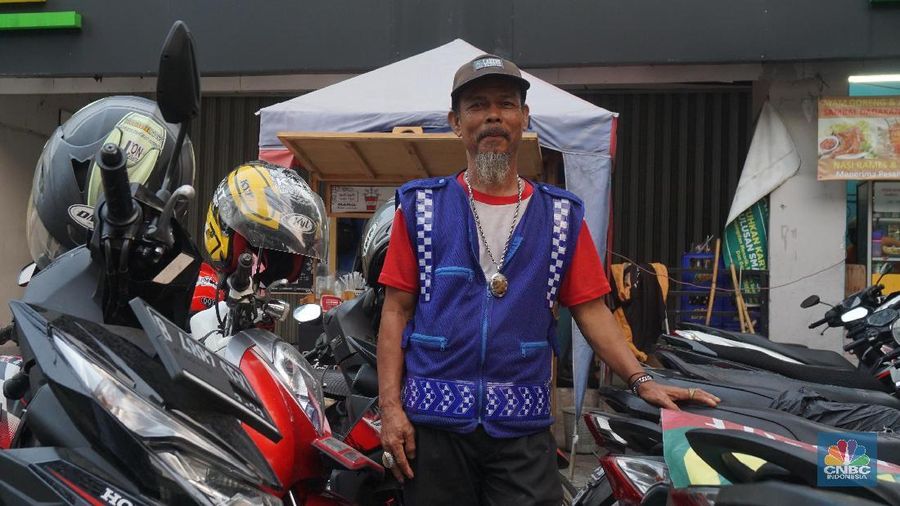 THR atau Tunjangan Hari Raya banyak ditunggu saat momen lebaran. Lalu,  bagaimana cerita mereka yang bekerja di sektor informal dan tak pernah mencicipi THR?