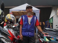 Suka Muncul Mendadak, Segini Pendapatan Juru Parkir Indomaret
