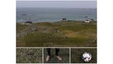 Para penduduk Pulau Eriskay dan Barra Skotlandia menggelar pertandingan sepak bola 'anatr kampung' di atas Pulau Eriskay. (REUTERS/Russell Cheyne)