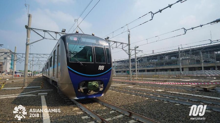 LRT Jakarta kemungkinan hanya akan beroperasi di dua stasiun utama yaitu Stasiun Kelapa Gading dan Stasiun Velodrome.