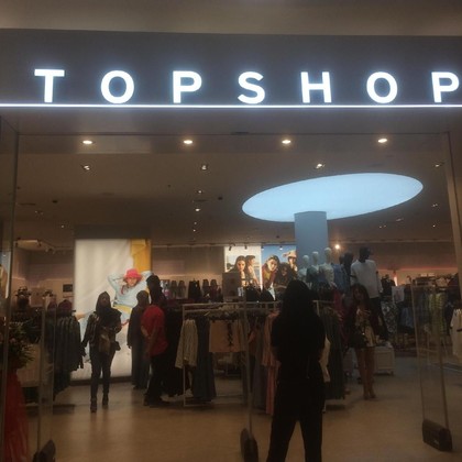 Kemeja Hingga Jaket Denim Diskon di Topshop Sampai 50%