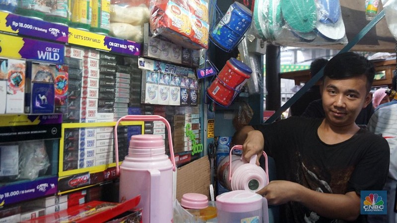 THR atau Tunjangan Hari Raya banyak ditunggu saat momen lebaran. Lalu,  bagaimana cerita mereka yang bekerja di sektor informal dan tak pernah mencicipi THR?