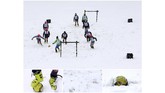 Para pengajar seluncur salju mengisi waktu senggang dengan bermain bola di Desa Sestriere, Italia, 14 May 2018. (REUTERS/Stefano Rellandini)
