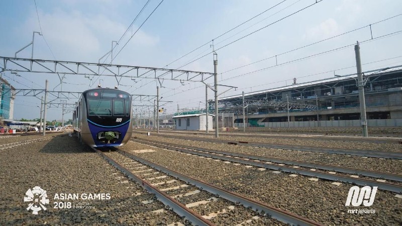 Kereta MRT Jakarta diperkirakan siap beroperasi mulai Maret 2019, untuk rute Lebak Bulus - Bunderan Hotel Indonesia. 