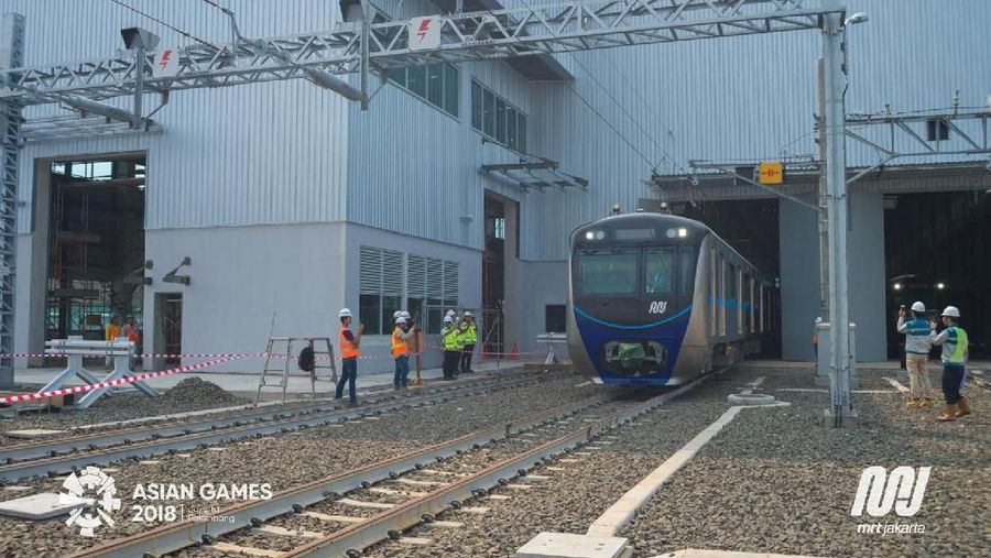 Kereta MRT Jakarta diperkirakan siap beroperasi mulai Maret 2019, untuk rute Lebak Bulus - Bunderan Hotel Indonesia. 