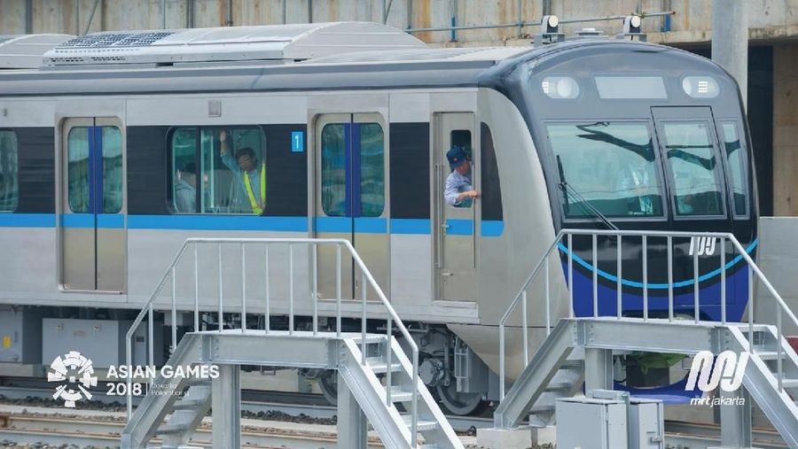 Kereta MRT Jakarta diperkirakan siap beroperasi mulai Maret 2019, untuk rute Lebak Bulus - Bunderan Hotel Indonesia. 