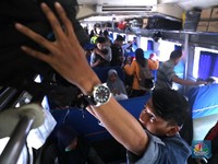 Denyut Mudik Mulai Terasa di Stasiun Senen