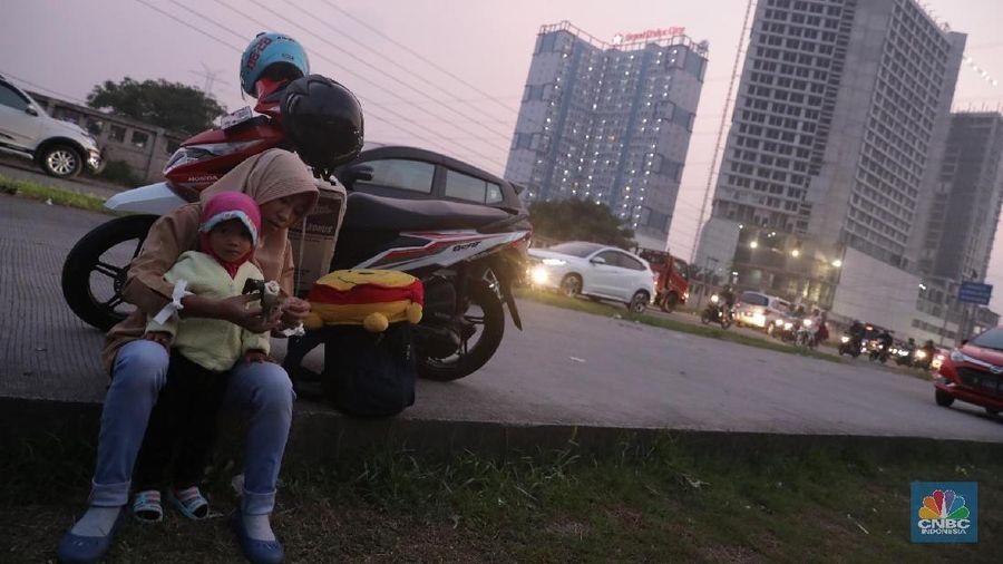 Pemudik Motor Mulai Padati Jalur Kalimalang