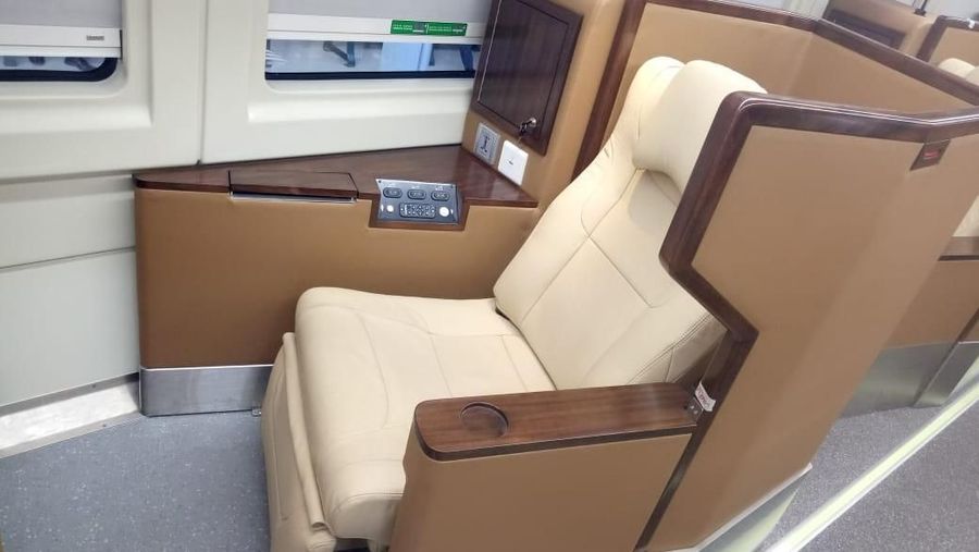 Kereta first class direncanakan bisa melayani angkutan mudik pada Lebaran 2018.
