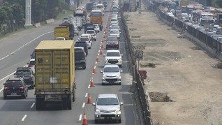 Macet Jelang Rest Area KM 39 Tol Cikampek, Contraflow Digelar