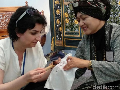 Cerita Perajin dari Gresik yang Promosikan Batik di UNESCO Paris Cerita Perajin dari Gresik yang Promosikan Batik di UNESCO Paris