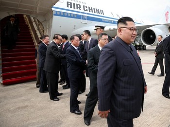 Jelang Pertemuan Bersejarah, Trump-Kim Tiba di Singapura