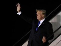 20 Jam Terbang Dari Kanada, Trump Tiba di Singapura
