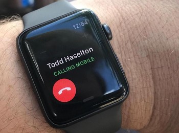 Perang Dagang AS-China, Apple Watch Korban Selanjutnya?
