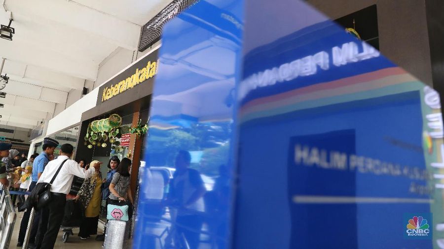 PT. Angkasa Pura II selaku pengelola Bandara Halim Perdanakusuma mencatat ada 340 penerbangan dengan 49.557 penumpang dengan tujuan penerbangan domestik.