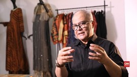 VIDEO: Jejak Langkah Itang Yunasz di Dunia Mode