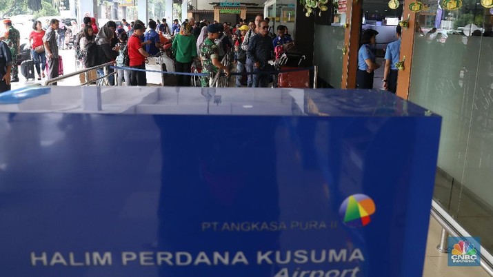 Ribuan Pemudik Mulai Padati Bandara Halim Perdana Kusuma
