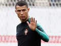 Ritual Ronaldo Jelang Tanding: Bercermin dan Mengagumi Diri