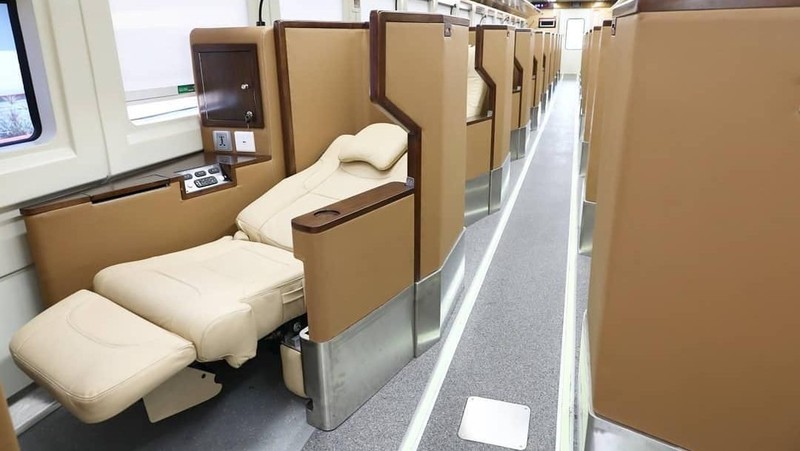 Tiket kereta first class dengan fasilitas kursi yang bisa direbahkan (sleeper) resmi dijual dengan harga promo Rp 900.000.