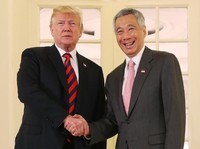 Trump Dapat Kejutan Ulang Tahun dari PM Lee