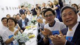 Kim dan Trump bertemu untuk membahas potensi denuklirisasi di Semenanjung Korea, isu yang mengkhawatirkan masyarakat internasional. (REUTERS/Tyrone Siu)