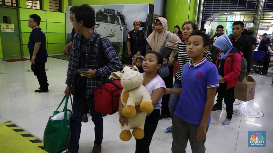 Selama masa angkutan lebaran 2018 tanggal 5 - 11 Juni, sekitar 120.091 penumpang sudah diberangkatkan dari Stasiun Gambir.