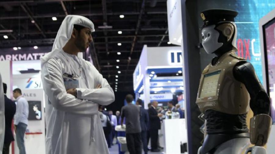 Pemerintah Dubai ingin robot polisi jumlahnya meningkat menjadi 25% dari total kebutuhan polisi pada 2030.
