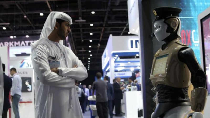 Pemerintah Dubai ingin robot polisi jumlahnya meningkat menjadi 25% dari total kebutuhan polisi pada 2030.