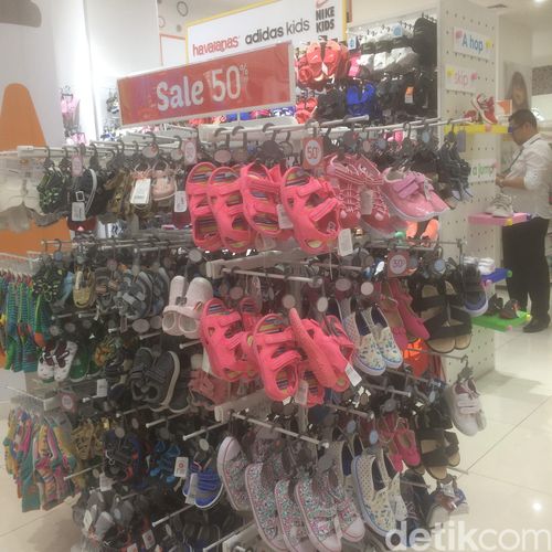 Mothercare Hingga Pedro, 6 Brand yang Diskon Sampai 70% di Senayan City 1 Mothercare Hingga Pedro, 6 Brand yang Diskon Sampai 70% di Senayan City 1