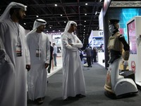 Foto: Di Dubai Robot Sudah Jadi Polisi