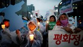 Pertemuan ini membawa harapan perdamaian Korut dan Korsel, penghentian pengembangan senjata nuklir dan perbaikan hubungan dengan Amerika Serikat. (REUTERS/Kim Hong-Ji)
