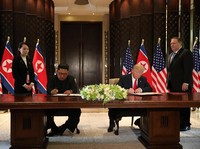 Usai Teken Perjanjian, Trump Undang Kim ke Gedung Putih