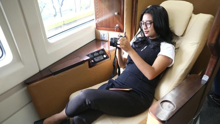 Badan Pusat Statistik (BPS) mencatat ada penurunan jumlah penumpang angkutan udara dan kereta api pada bulan Mei 2018.