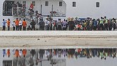 Bahkan sepeda motor yang sedianya bukan untuk perjalanan jarak jauh, digunakan untuk mudik. Imbauan dikeluarkan pemerintah agar motor tak dipakai mudik. (ANTARA FOTO/Dhemas Reviyanto/kye/18)