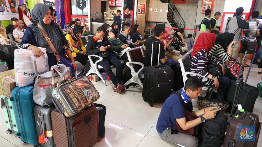 Selama masa angkutan lebaran 2018 tanggal 5 - 11 Juni, sekitar 120.091 penumpang sudah diberangkatkan dari Stasiun Gambir.
