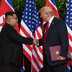 Jelang Pertemuan dengan Kim Jong Un, Trump Melunak